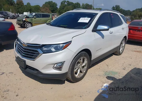 2018 Chevrolet Equinox Premier z USA, uszkodzony, nr VIN 2GNAXMEV4J6302189